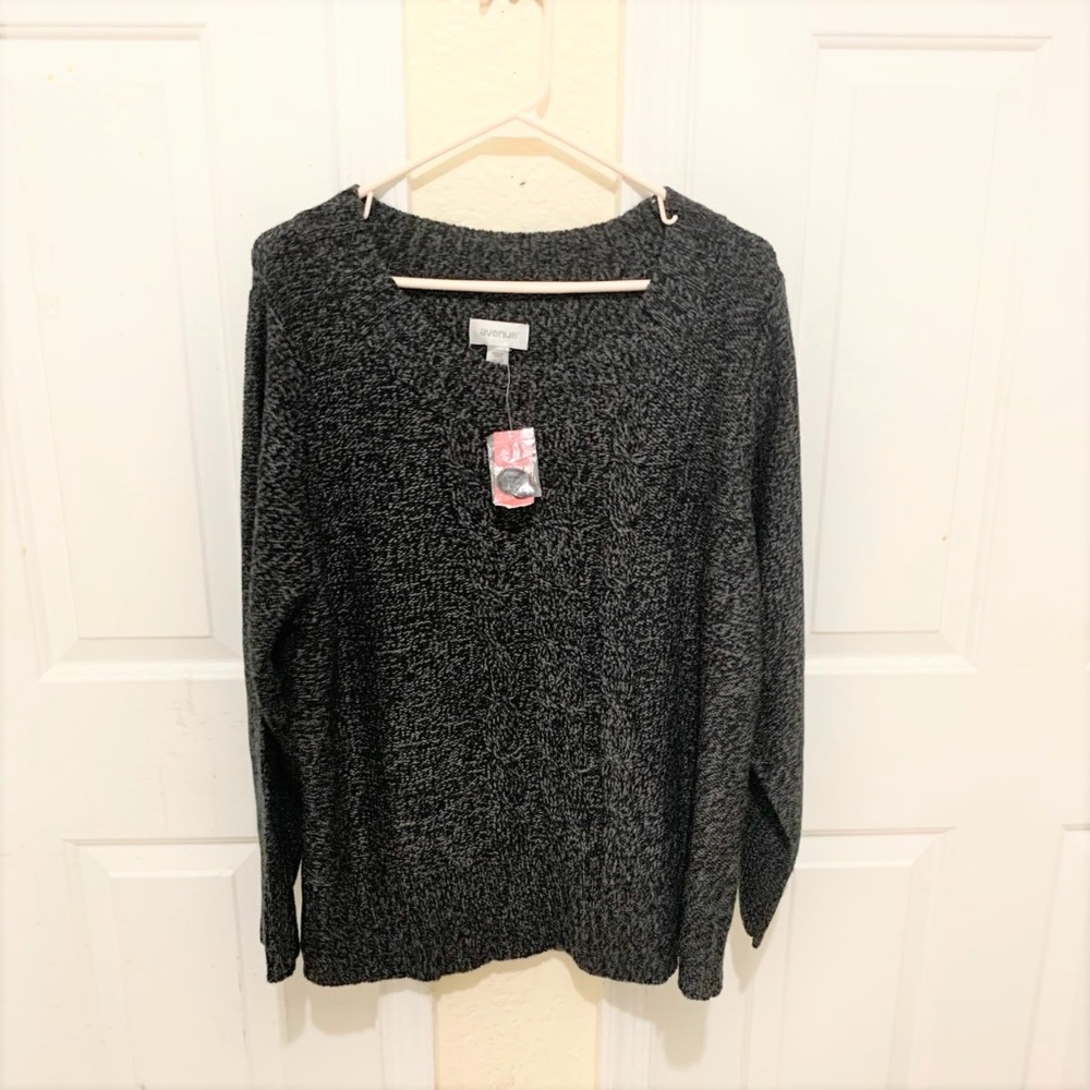 NWT Avenue Salt and Pepper Sweater Long Sleeves.